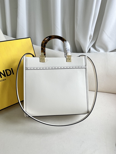 フェンディバッグ側面デザイン